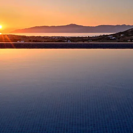 Luxurious Pactia Amazing Pool Willa