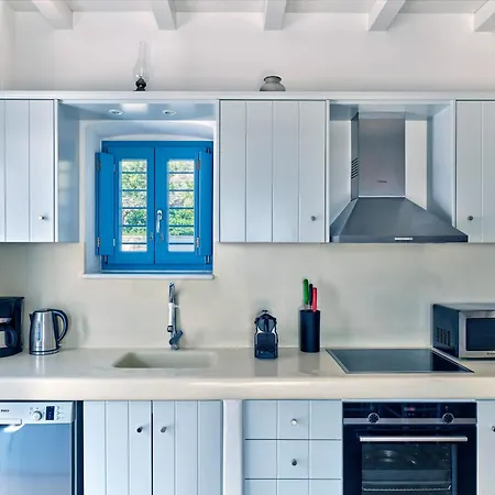 Luxurious Pactia Amazing Pool