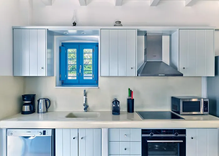 Luxurious Pactia Amazing Pool