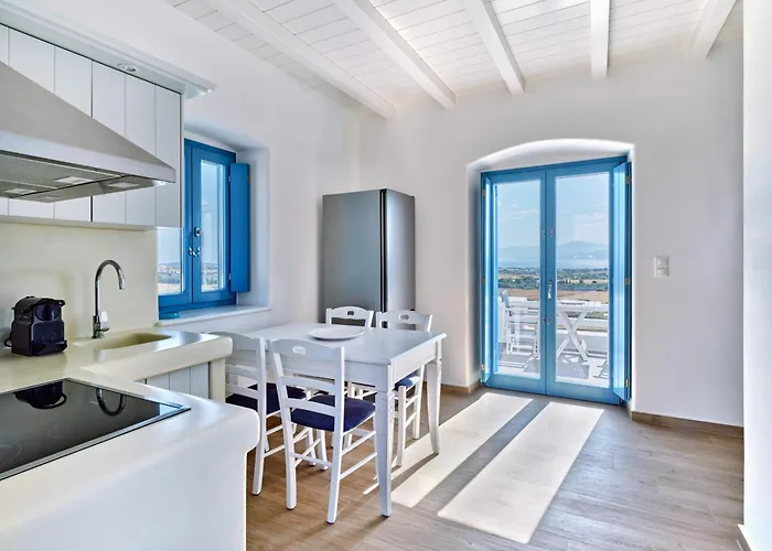 Luxurious Pactia Amazing Pool Isterni (Paros)