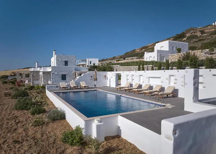 Luxurious Pactia Amazing Pool