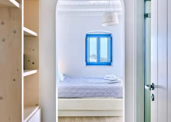 Luxurious Pactia Amazing Pool Villa Isterni (Paros)