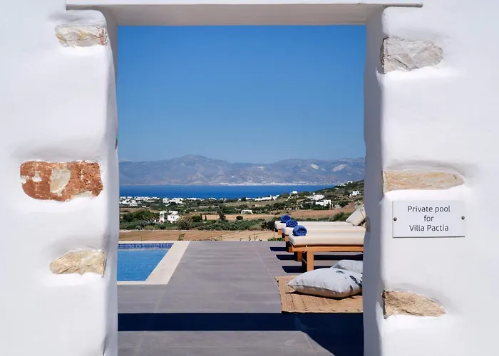 Luxurious Pactia Amazing Pool *