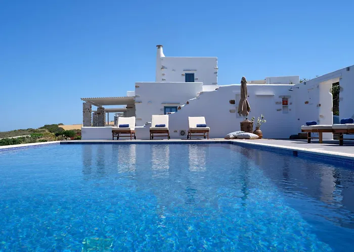 Luxurious Pactia Amazing Pool Villa Isterni (Paros)