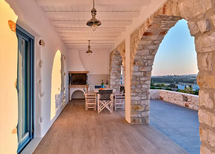 Luxurious Pactia Amazing Pool Villa Isterni (Paros)